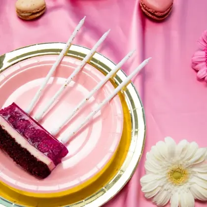 Κεράκια Γενεθλίων Λευκό με Χρυσό Ύψος 15cm Συσκευασία 8 Τεμαχίων